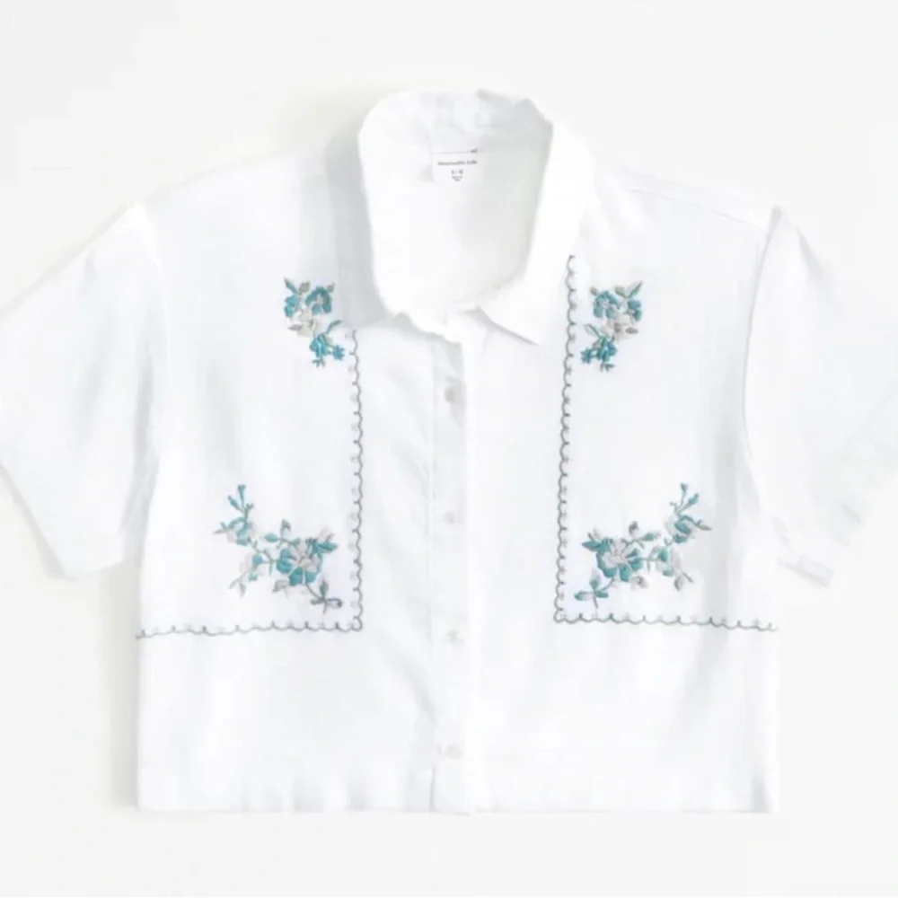 SET! abercrombie kids linen blend White skort and Shirt with Floral Embroidery